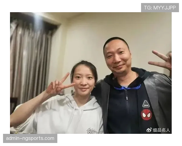 黄雅琼这训练强度，一天三练还顺手买了个包？